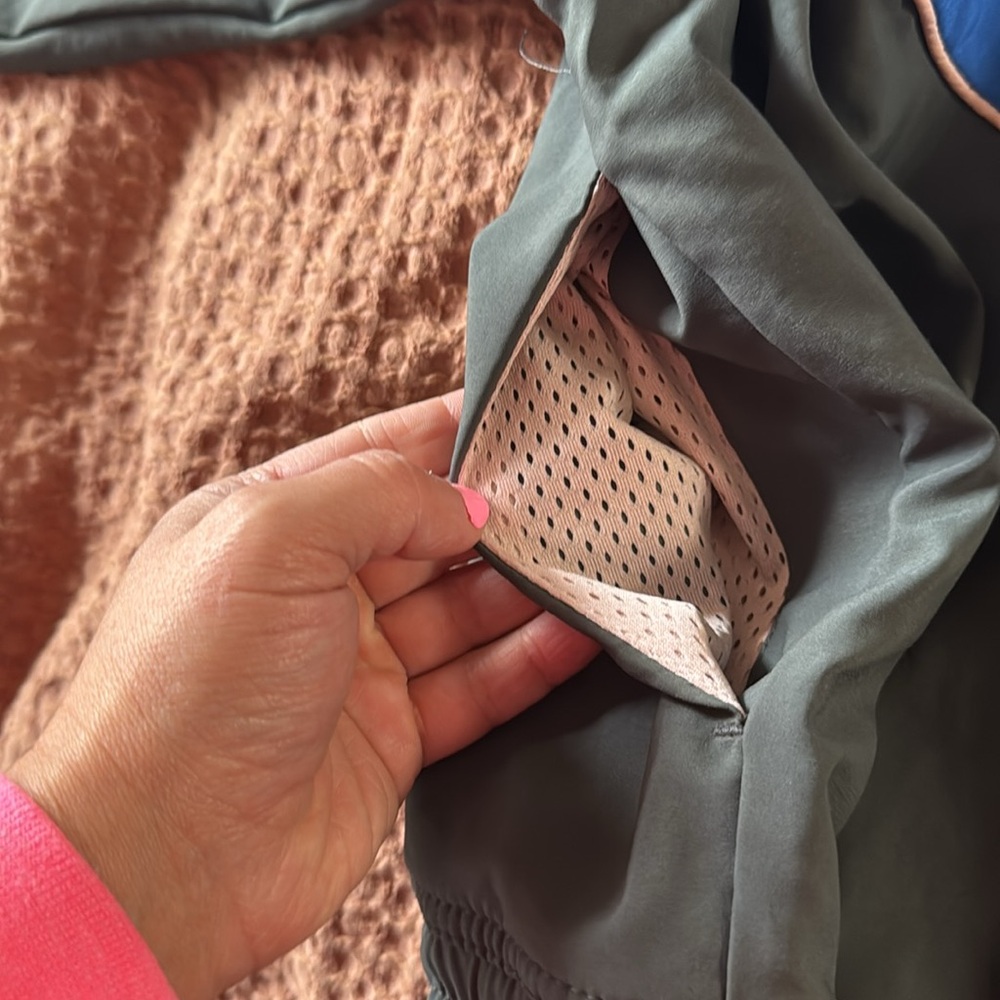 walk the Line Color block pullover - Picture 5 of 8